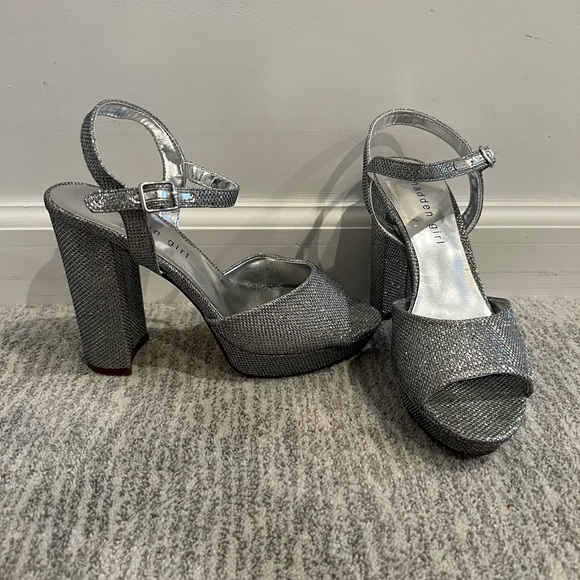 ✨NEW MADDEN GIRL HEELS✨ - Picture 8 of 10